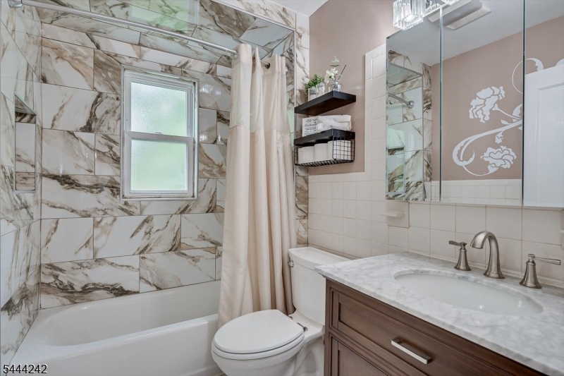 1140 Hillside Ave Property Photo 23