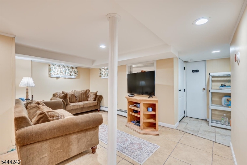 1140 Hillside Ave Property Photo 27