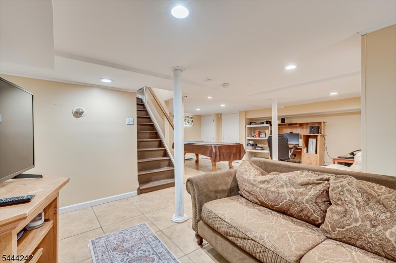 1140 Hillside Ave Property Photo 29