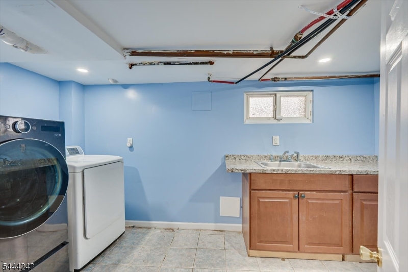 1140 Hillside Ave Property Photo 32