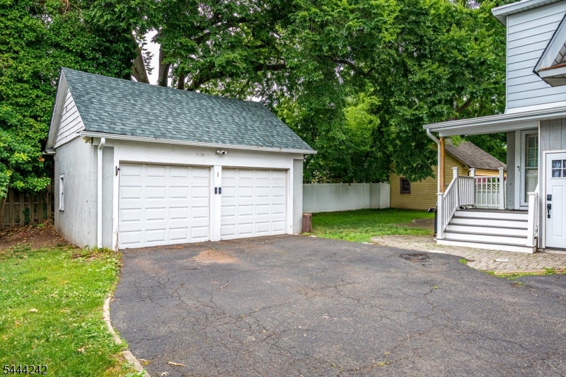 1140 Hillside Ave Property Photo 35