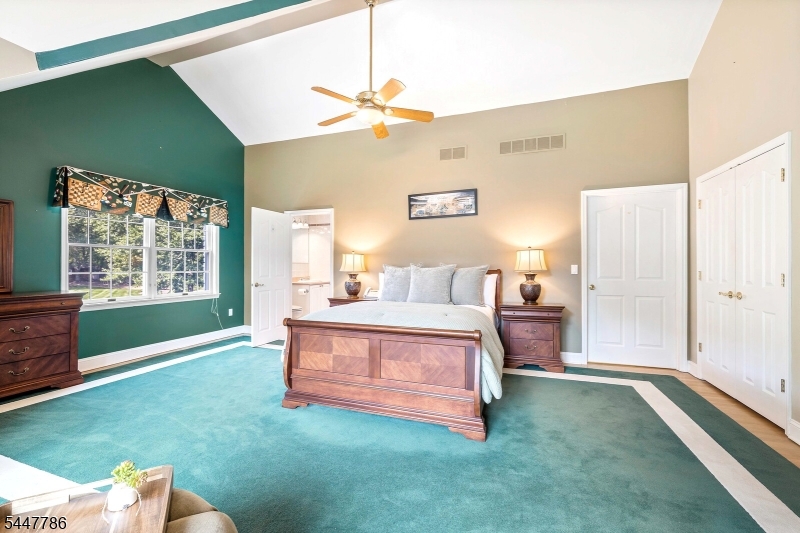9 Wexford Ct Property Photo 33