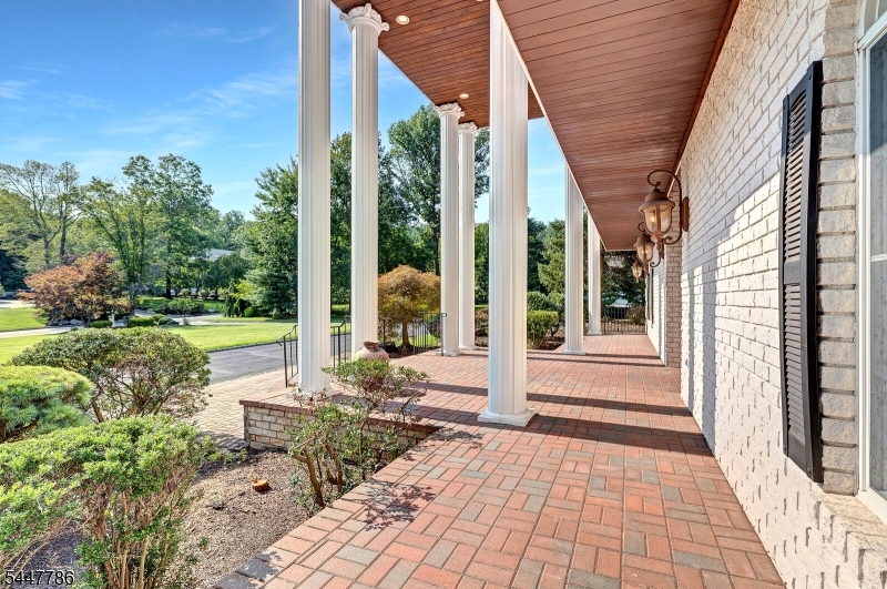9 Wexford Ct Property Photo 43