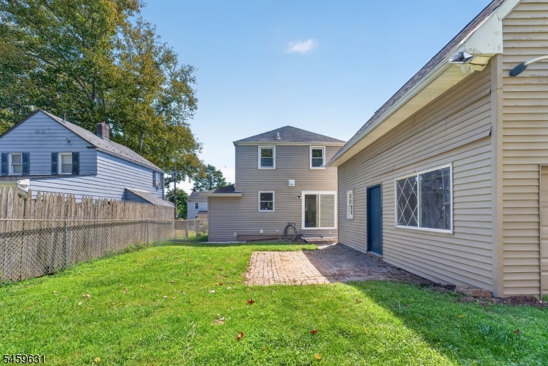 569 Congress St Property Photo 3