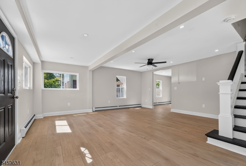 569 Congress St Property Photo 12