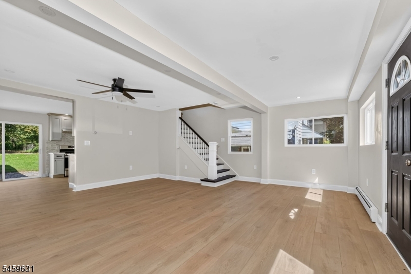 569 Congress St Property Photo 13