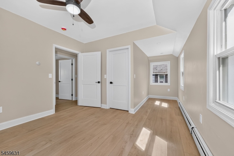 569 Congress St Property Photo 14