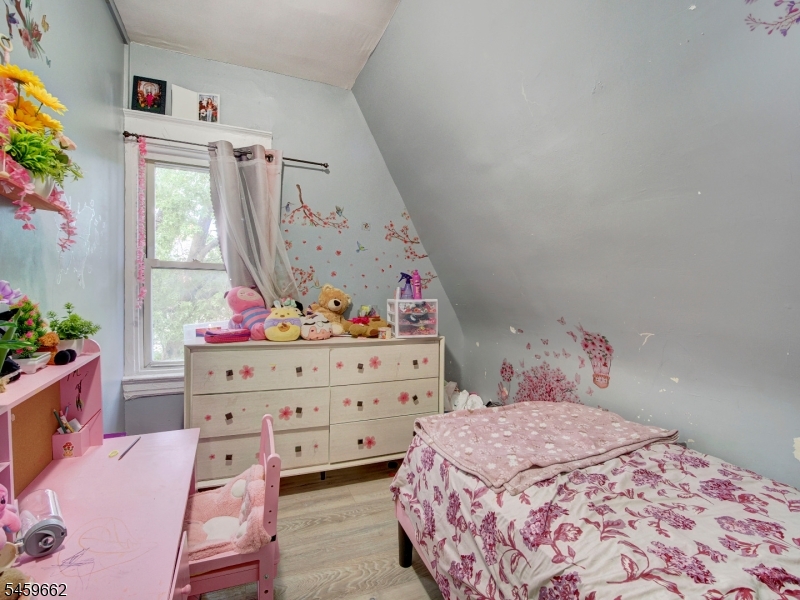 18 Shanley Ave Property Photo 4