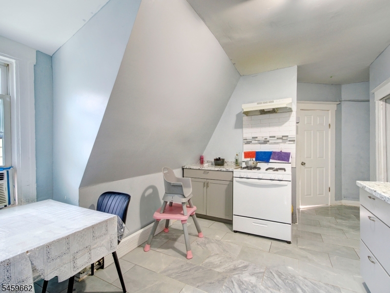 18 Shanley Ave Property Photo 5