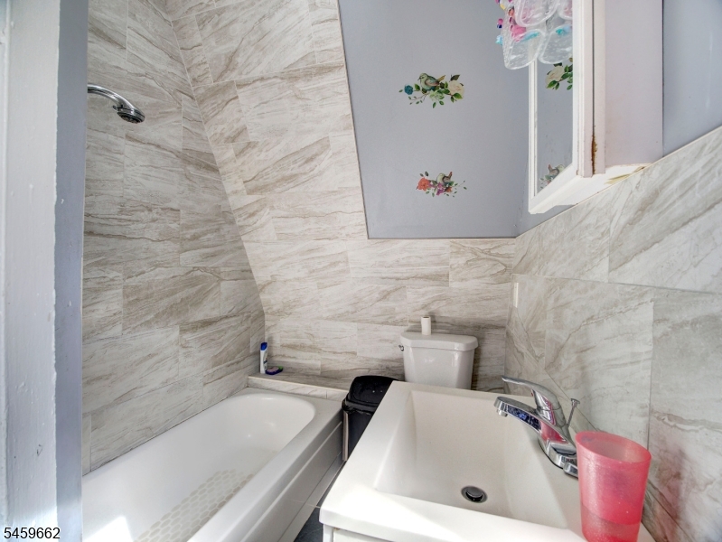 18 Shanley Ave Property Photo 8