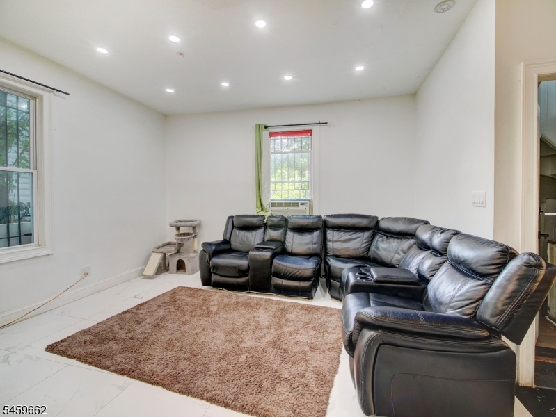18 Shanley Ave Property Photo 18