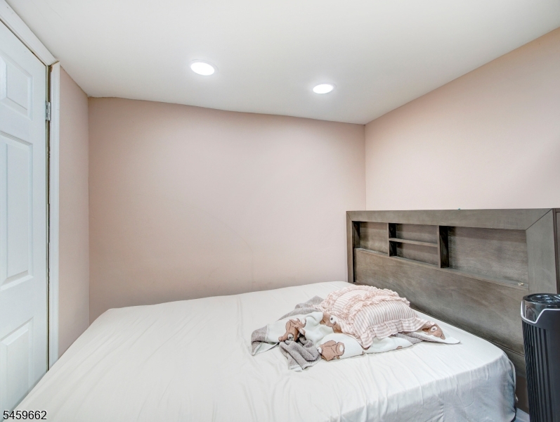 18 Shanley Ave Property Photo 27