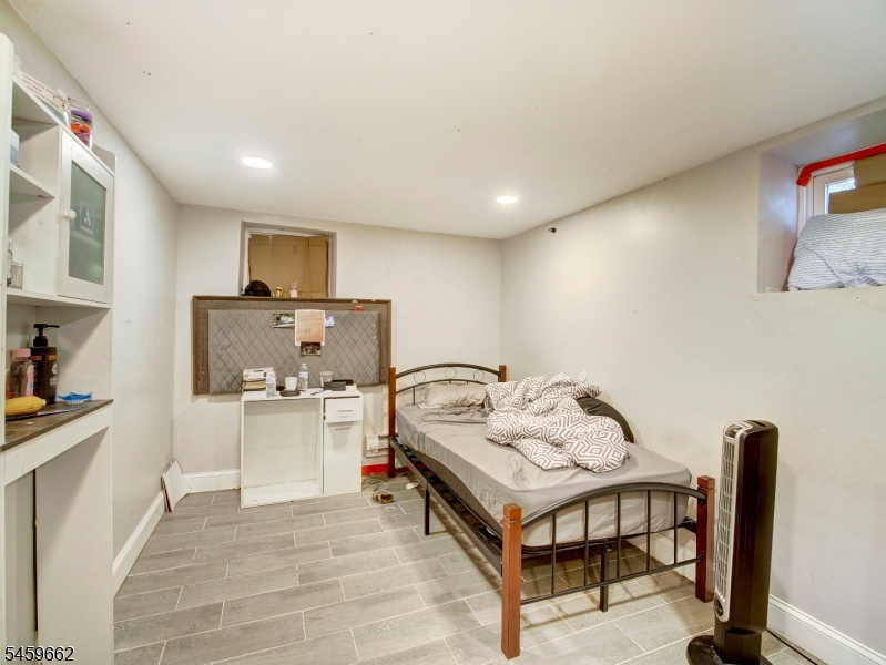18 Shanley Ave Property Photo 28
