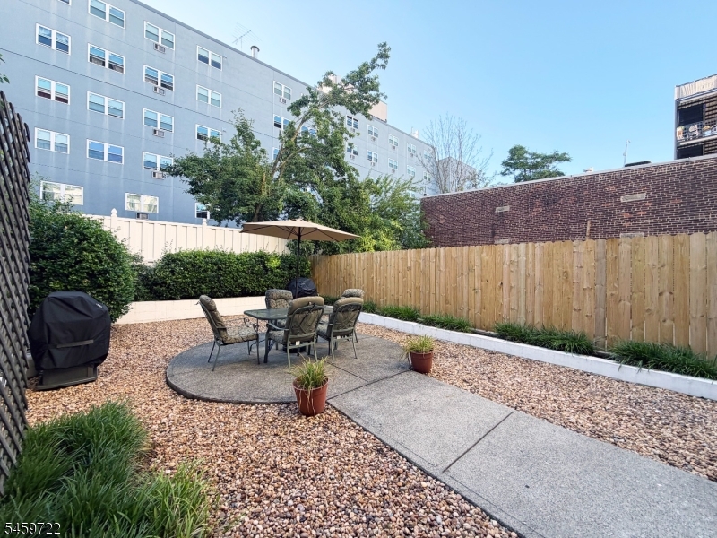 523 Monroe St 2 Property Photo 19