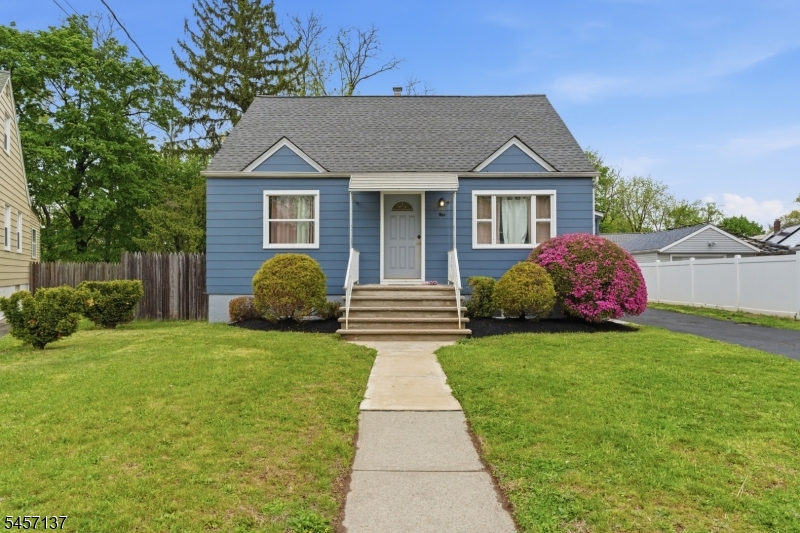 1 Park Pl Property Photo 1