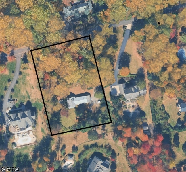 12 Jessica Ln Property Photo 2