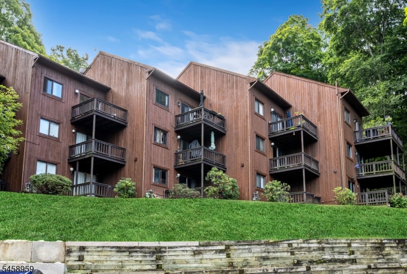 3 Davos Dr 4 Property Photo 1