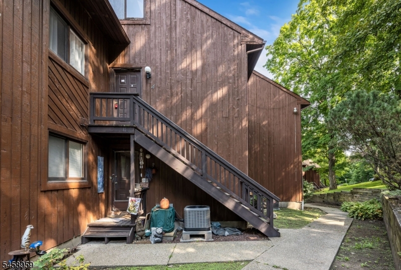 3 Davos Dr 4 Property Photo 5