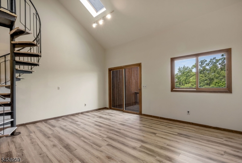 3 Davos Dr 4 Property Photo 6