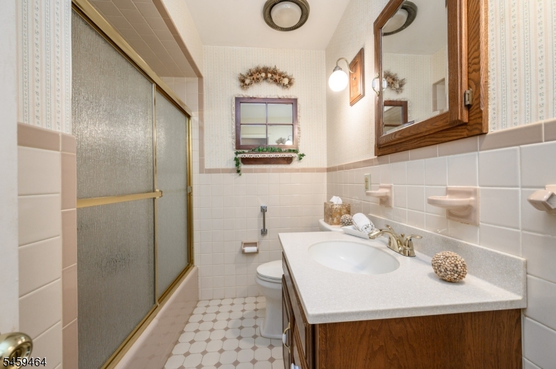 544 Pinewood Ave Property Photo 11