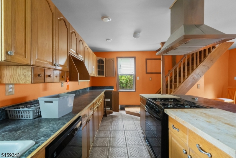 20 Pershing Ave Property Photo 4