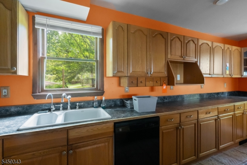 20 Pershing Ave Property Photo 5