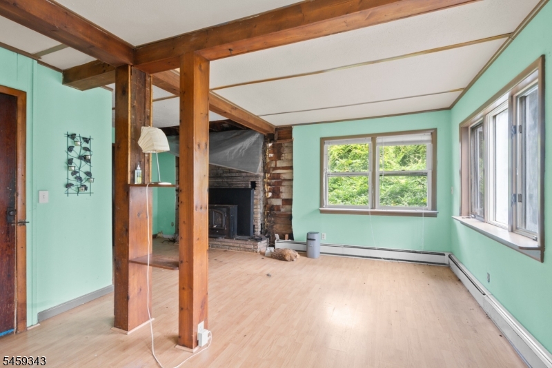 20 Pershing Ave Property Photo 10