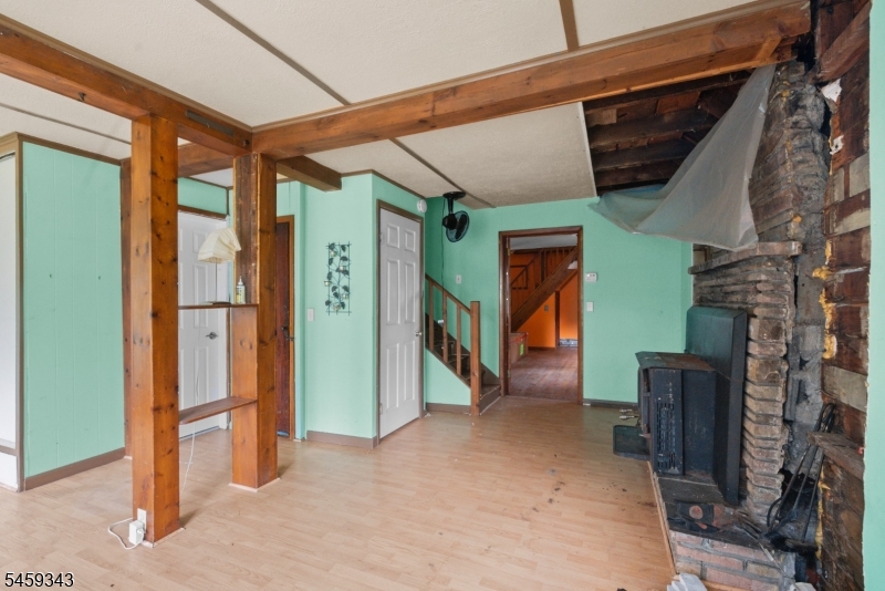 20 Pershing Ave Property Photo 12