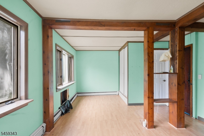 20 Pershing Ave Property Photo 13