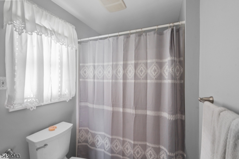 20 Pershing Ave Property Photo 15