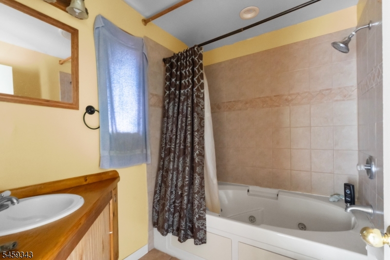 20 Pershing Ave Property Photo 19