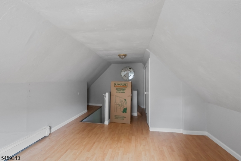 20 Pershing Ave Property Photo 22