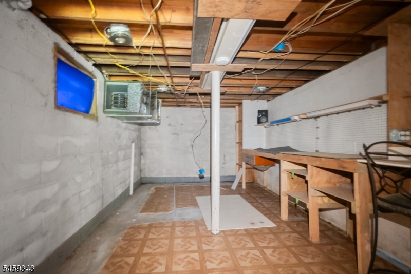 20 Pershing Ave Property Photo 23