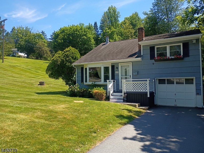 4 Adams Dr Property Photo 1
