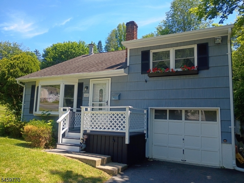 4 Adams Dr Property Photo 1