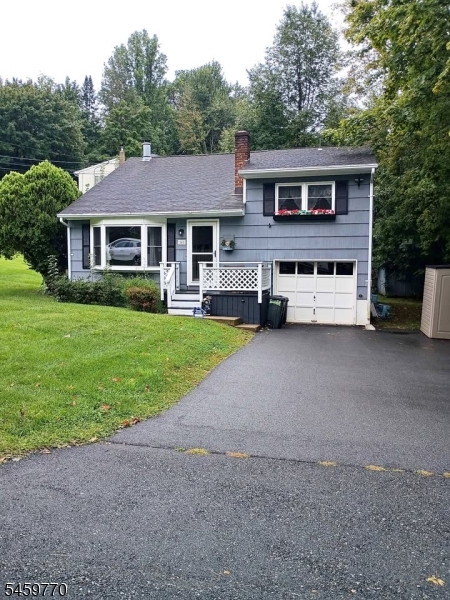 4 Adams Dr Property Photo 1