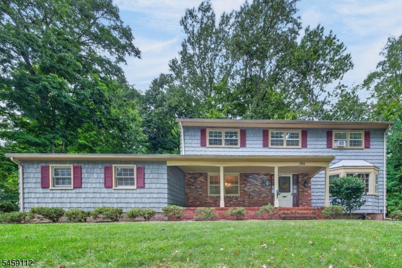 1 Holly Dr Property Photo 2