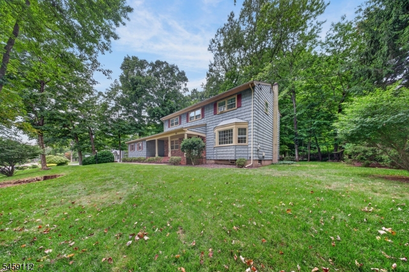 1 Holly Dr Property Photo 4