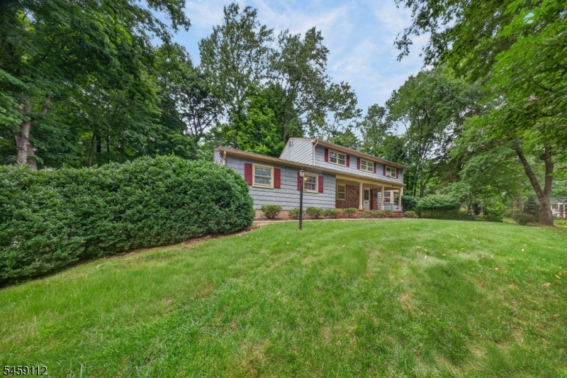 1 Holly Dr Property Photo 5
