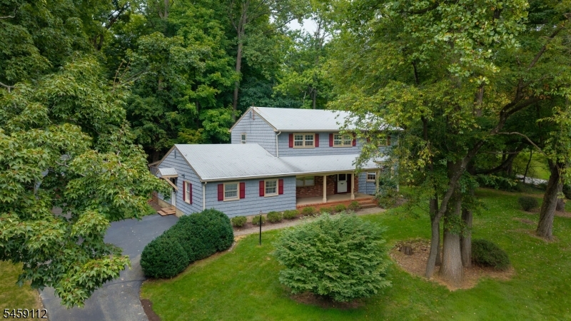 1 Holly Dr Property Photo 6
