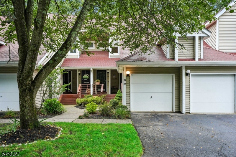 25 Ridgeview Ter Property Photo 1