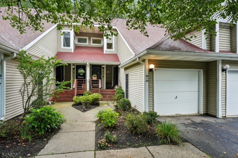 25 Ridgeview Ter Property Photo 2