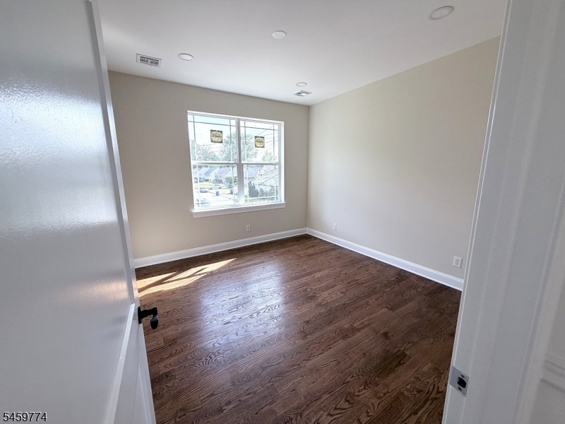 28 Mckinley Ave Property Photo 13