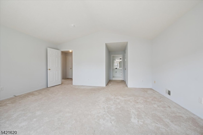 82 Hancock Dr Property Photo 29