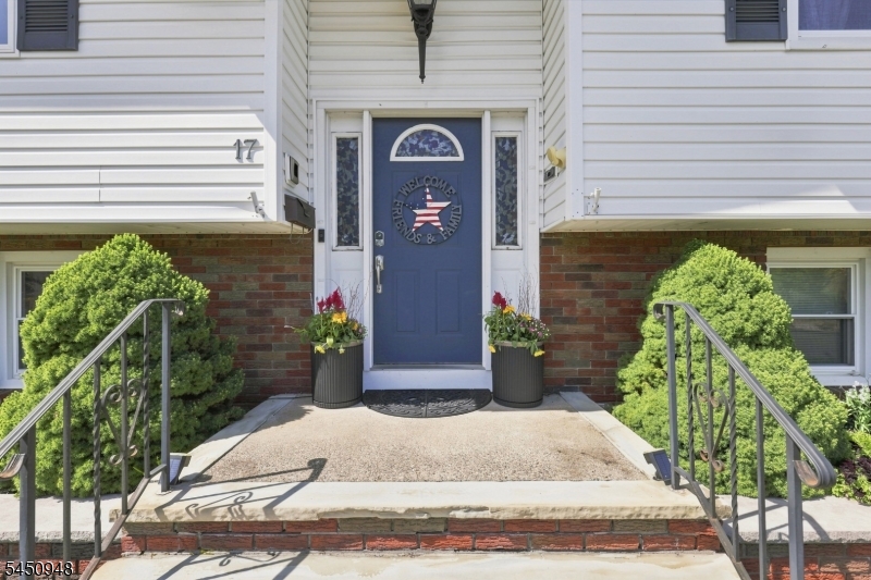 17 Dando Ct Property Photo 4