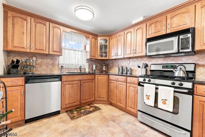 1022 Falls Ter Property Photo 10