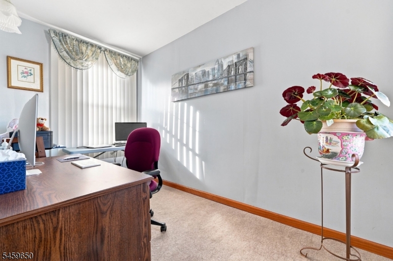 1022 Falls Ter Property Photo 11