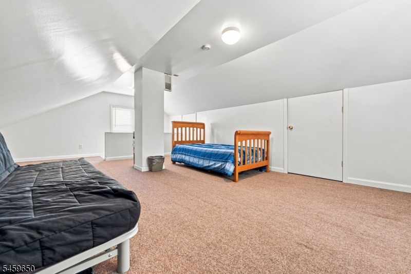 1022 Falls Ter Property Photo 20
