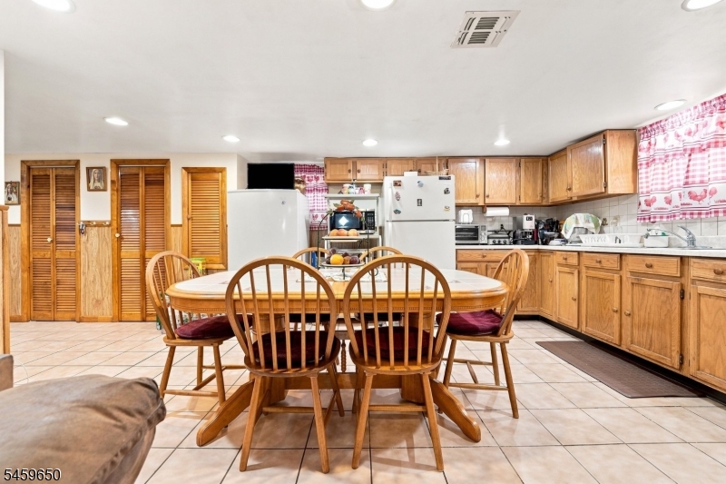 1022 Falls Ter Property Photo 22