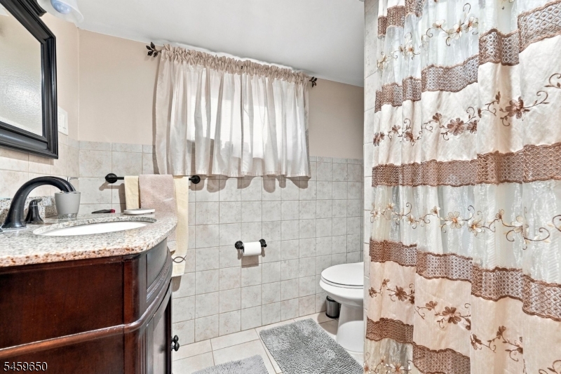 1022 Falls Ter Property Photo 25